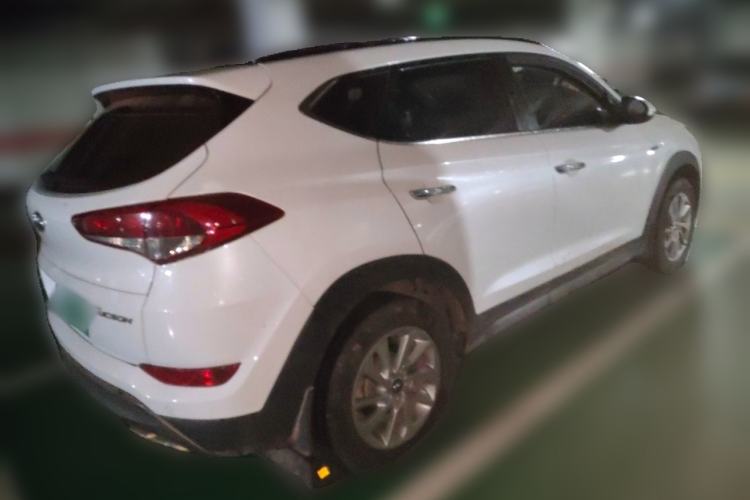 Used Hyundai Tucson 2015 1.6T Dual-Clutch Two-Wheel-Drive Smart Model Rear Right 45 Deg
