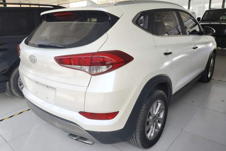 Used Hyundai Tucson 2015 1.6T Dual-Clutch Two-Wheel-Drive Smart Model Rear Right 45 Deg