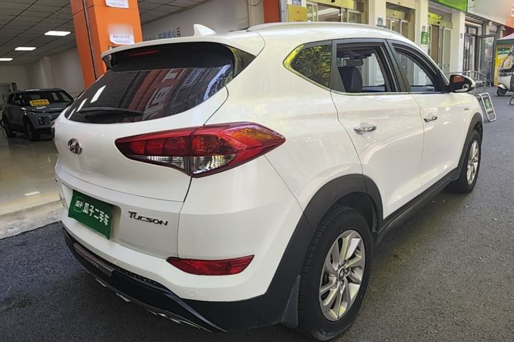 Used Hyundai Tucson 2015 1.6T Dual-Clutch Two-Wheel-Drive Smart Model Rear Right 45 Deg