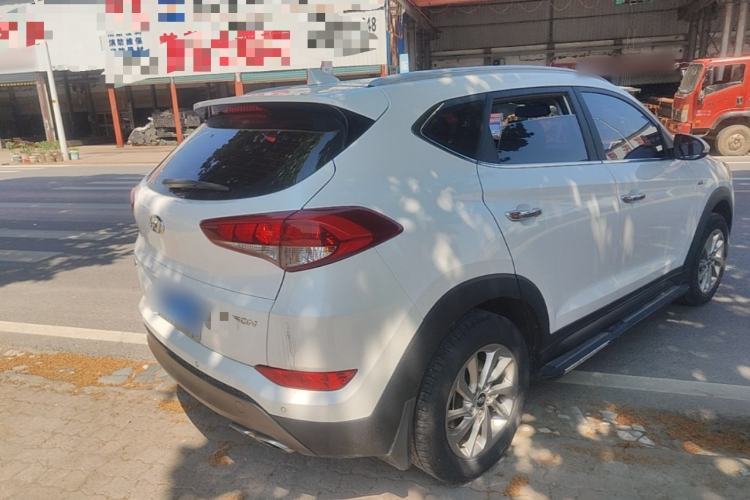 Used Hyundai Tucson 2015 1.6T Dual-Clutch Two-Wheel-Drive Smart Model Rear Right 45 Deg