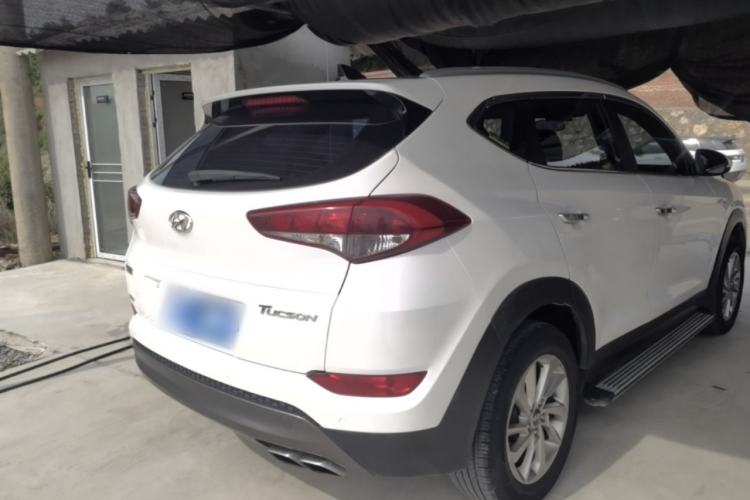 Used Hyundai Tucson 2015 1.6T Dual-Clutch Two-Wheel-Drive Smart Model Rear Right 45 Deg