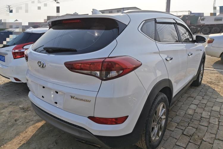 Used Hyundai Tucson 2015 1.6T Dual-Clutch Two-Wheel-Drive Smart Model Rear Right 45 Deg