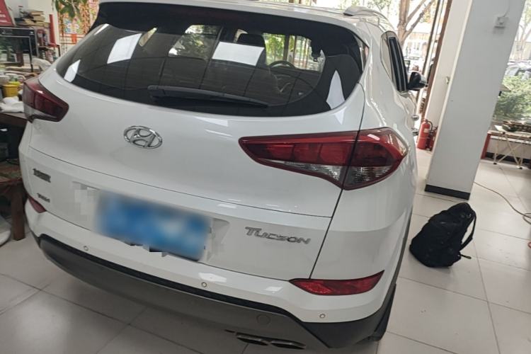 Used Hyundai Tucson 2015 1.6T Dual-Clutch Two-Wheel-Drive Smart Model Rear Right 45 Deg