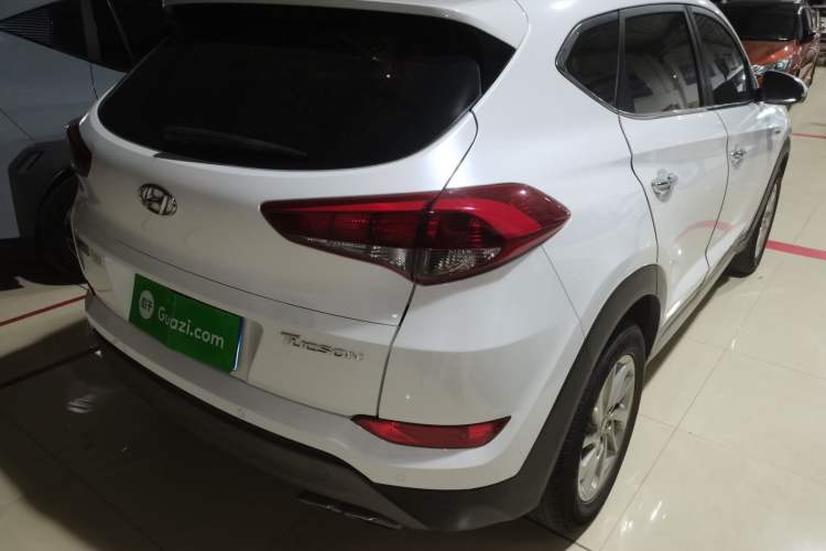 Used Hyundai Tucson 2015 1.6T Dual-Clutch Two-Wheel-Drive Smart Model Rear Right 45 Deg