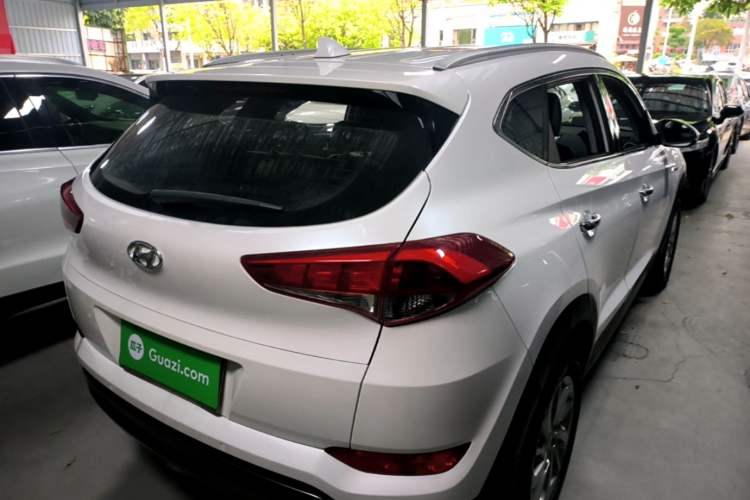 Used Hyundai Tucson 2015 1.6T Dual-Clutch Two-Wheel-Drive Smart Model Rear Right 45 Deg