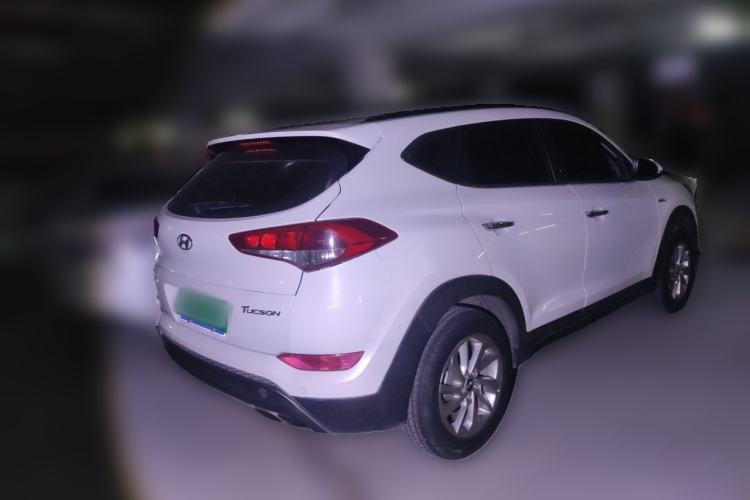 Used Hyundai Tucson 2015 1.6T Dual-Clutch Two-Wheel-Drive Smart Model Rear Right 45 Deg