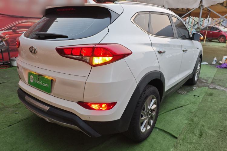 Used Hyundai Tucson 2015 1.6T Dual-Clutch Two-Wheel-Drive Smart Model Rear Right 45 Deg