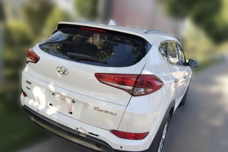 Used Hyundai Tucson 2015 1.6T Dual-Clutch Two-Wheel-Drive Smart Model Rear Right 45 Deg