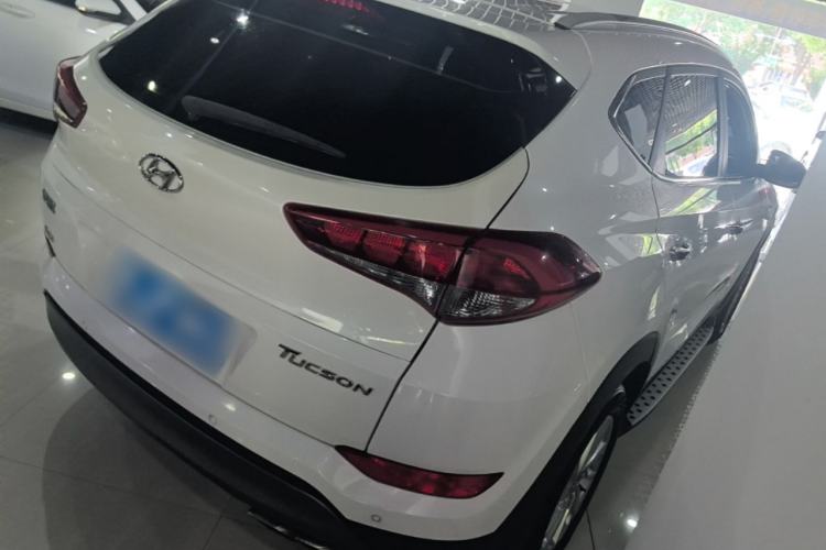 Used Hyundai Tucson 2015 1.6T Dual-Clutch Two-Wheel-Drive Smart Model Rear Right 45 Deg