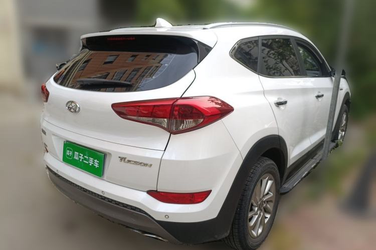 Used Hyundai Tucson 2015 1.6T Dual-Clutch Two-Wheel-Drive Smart Model Rear Right 45 Deg