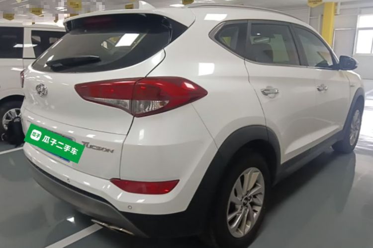Used Hyundai Tucson 2015 1.6T Dual-Clutch Two-Wheel-Drive Smart Model Rear Right 45 Deg