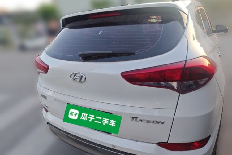Used Hyundai Tucson 2015 1.6T Dual-Clutch Two-Wheel-Drive Smart Model Rear Right 45 Deg
