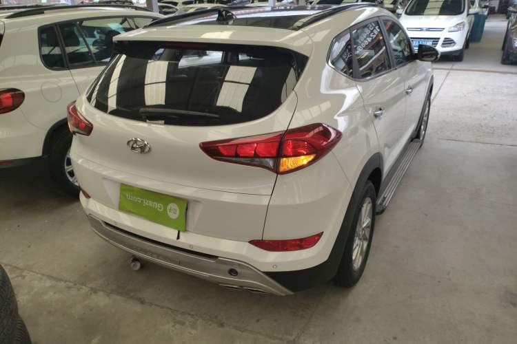 Used Hyundai Tucson 2015 1.6T Dual-Clutch Two-Wheel-Drive Smart Model Rear Right 45 Deg