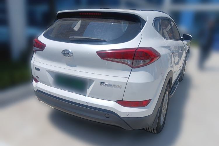 Used Hyundai Tucson 2015 2.0L Automatic Two-Wheel Drive Smart Version Rear Right 45 Deg