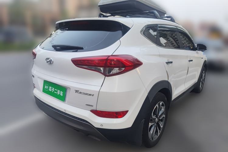 Used Hyundai Tucson 2015 1.6T Dual-Clutch All-Wheel-Drive Premium Model Rear Right 45 Deg