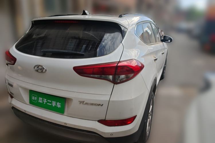 Used Hyundai Tucson 2015 1.6T Dual-Clutch Two-Wheel-Drive Smart Model Rear Right 45 Deg