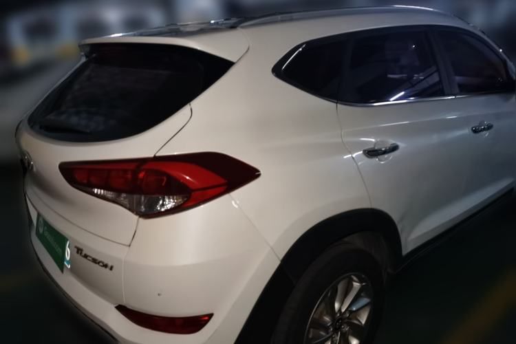 Used Hyundai Tucson 2015 1.6T Dual-Clutch Two-Wheel-Drive Smart Model Rear Right 45 Deg