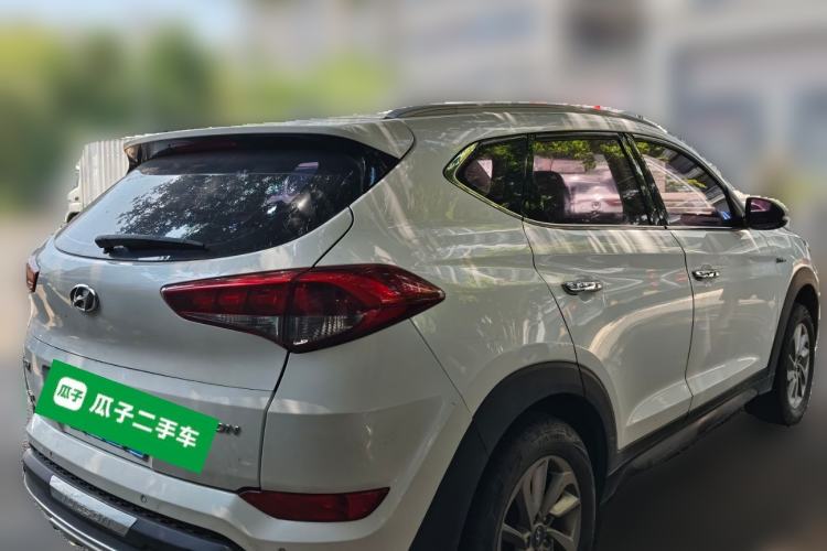 Used Hyundai Tucson 2015 1.6T Dual-Clutch Two-Wheel-Drive Smart Model Rear Right 45 Deg