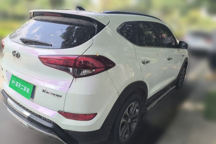 Used Hyundai Tucson 2015 1.6T Dual-Clutch Two-Wheel-Drive Leading Model Rear Right 45 Deg