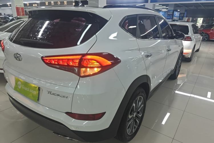 Used Hyundai Tucson 2015 1.6T Dual-Clutch Two-Wheel-Drive Leading Model Rear Right 45 Deg