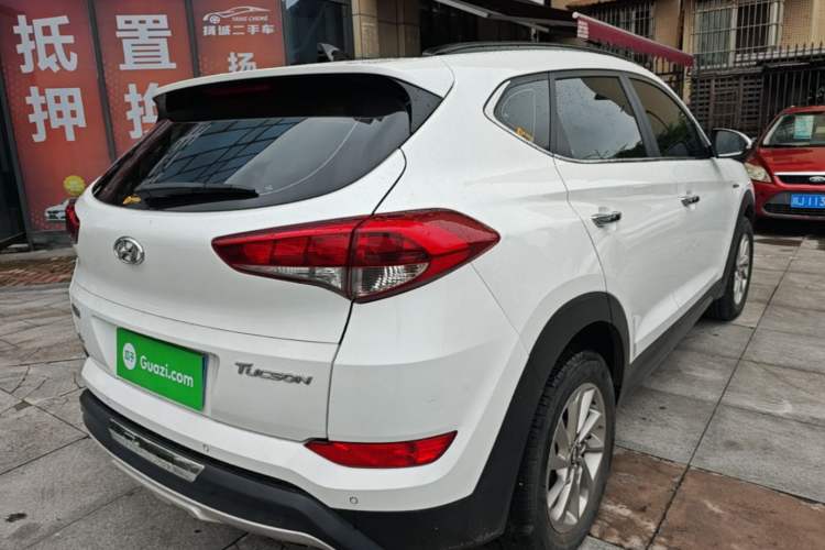 Used Hyundai Tucson 2015 1.6T Dual-Clutch Two-Wheel-Drive Smart Model Rear Right 45 Deg