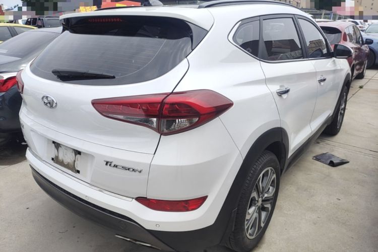 Used Hyundai Tucson 2015 1.6T Dual-Clutch Two-Wheel-Drive Leading Model Rear Right 45 Deg