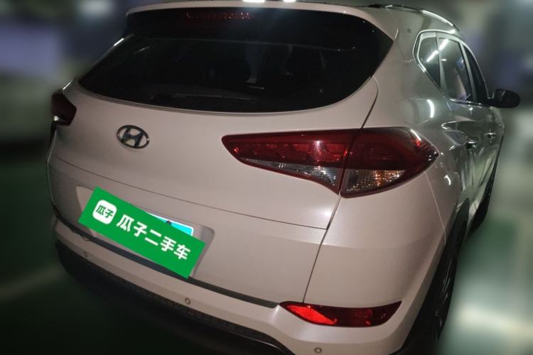 Used Hyundai Tucson 2015 1.6T Dual-Clutch All-Wheel-Drive Premium Model Rear Right 45 Deg