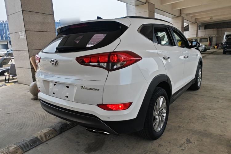 Used Hyundai Tucson 2015 1.6T Dual-Clutch Two-Wheel-Drive Smart Model Rear Right 45 Deg