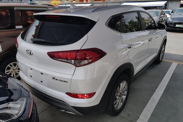 Used Hyundai Tucson 2015 1.6T Dual-Clutch Two-Wheel-Drive Smart Model Rear Right 45 Deg