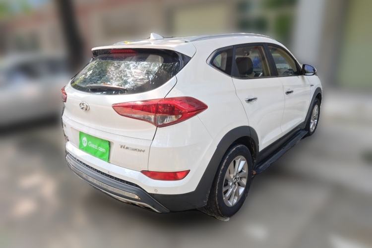 Used Hyundai Tucson 2015 1.6T Dual-Clutch Two-Wheel-Drive Smart Model Rear Right 45 Deg