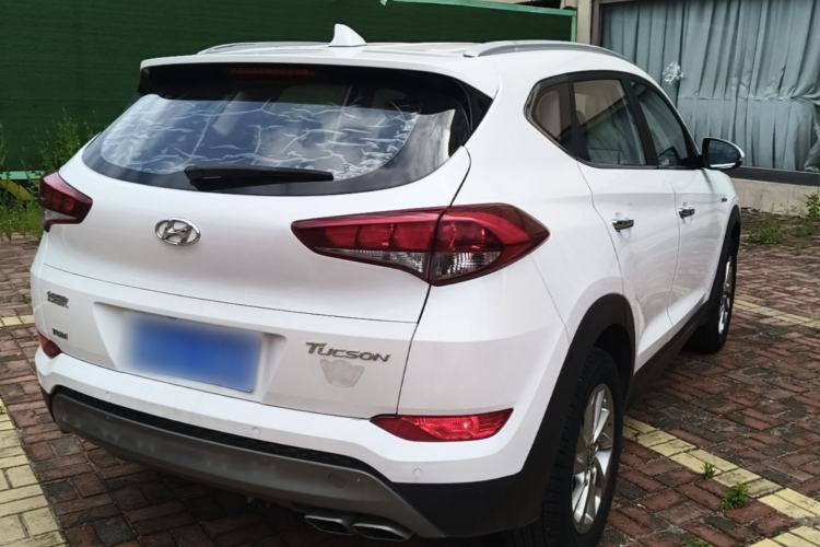 Used Hyundai Tucson 2015 1.6T Dual-Clutch Two-Wheel-Drive Smart Model Rear Right 45 Deg