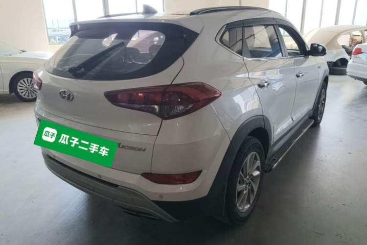 Used Hyundai Tucson 2015 1.6T Dual-Clutch Two-Wheel-Drive Smart Model Rear Right 45 Deg