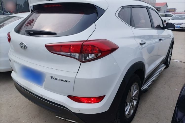 Used Hyundai Tucson 2015 1.6T Dual-Clutch Two-Wheel-Drive Smart Model Rear Right 45 Deg