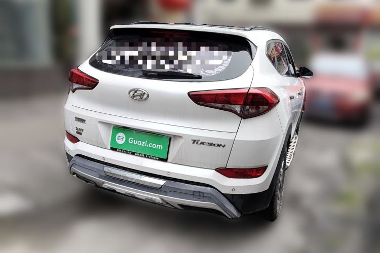 Used Hyundai Tucson 2015 2.0L Automatic Two-Wheel Drive Smart Version Rear Right 45 Deg