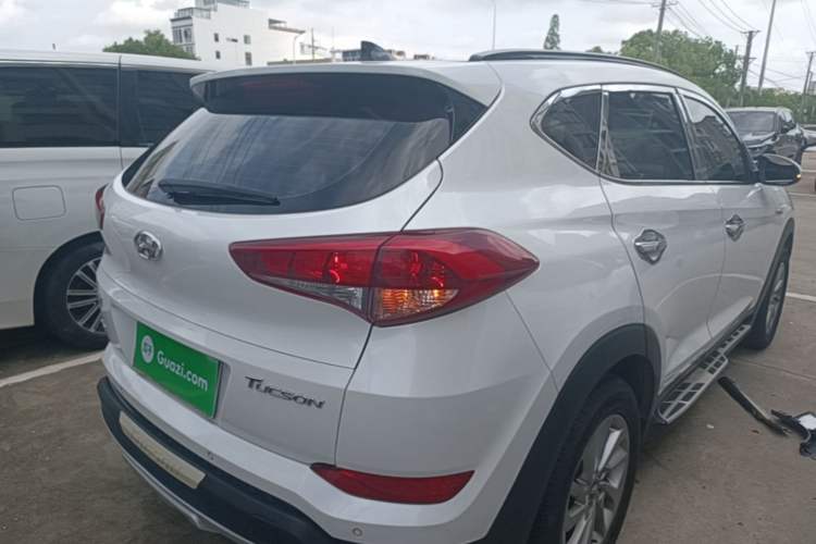 Used Hyundai Tucson 2015 1.6T Dual-Clutch Two-Wheel-Drive Smart Model Rear Right 45 Deg
