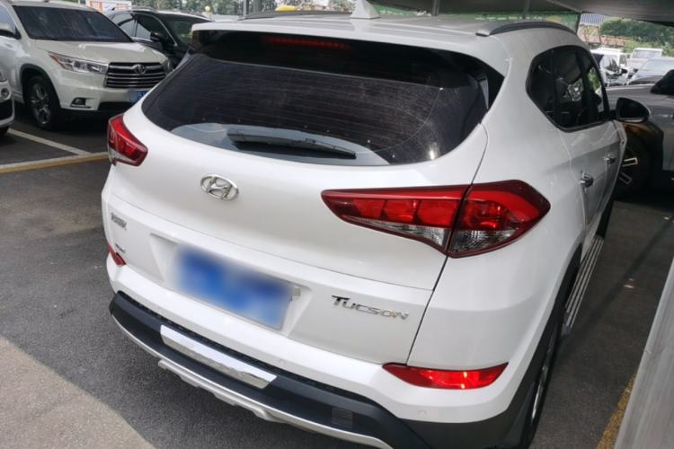 Used Hyundai Tucson 2015 1.6T Dual-Clutch Two-Wheel-Drive Smart Model Rear Right 45 Deg