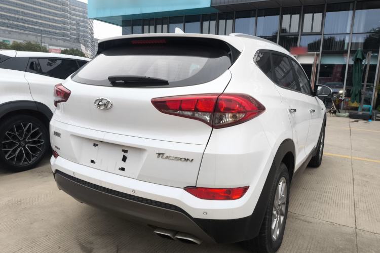 Used Hyundai Tucson 2015 1.6T Dual-Clutch Two-Wheel-Drive Smart Model Rear Right 45 Deg