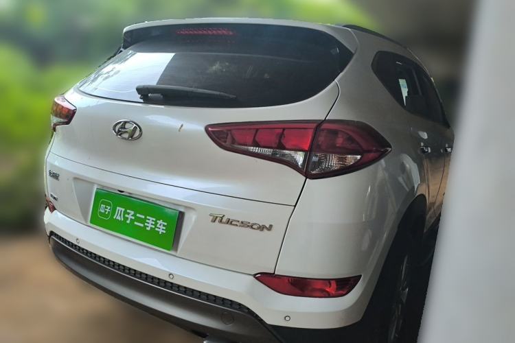 Used Hyundai Tucson 2015 1.6T Dual-Clutch Two-Wheel-Drive Smart Model Rear Right 45 Deg