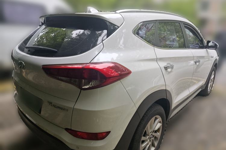 Used Hyundai Tucson 2015 1.6T Dual-Clutch Two-Wheel-Drive Smart Model Rear Right 45 Deg