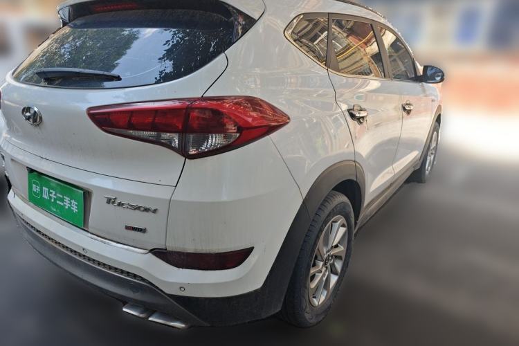 Used Hyundai Tucson 2015 1.6T Dual-Clutch Two-Wheel-Drive Smart Model Rear Right 45 Deg