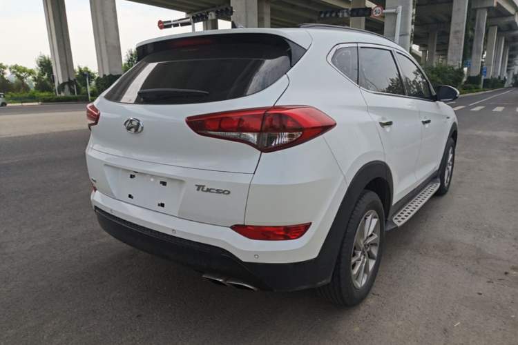 Used Hyundai Tucson 2015 1.6T Dual-Clutch Two-Wheel-Drive Smart Model Rear Right 45 Deg
