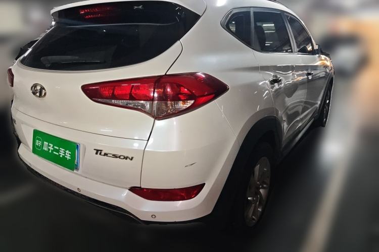Used Hyundai Tucson 2015 1.6T Dual-Clutch Two-Wheel-Drive Smart Model Rear Right 45 Deg