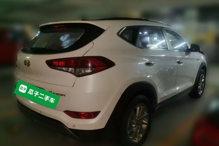 Used Hyundai Tucson 2015 1.6T Dual-Clutch Two-Wheel-Drive Smart Model Rear Right 45 Deg