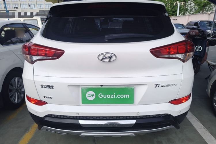 Used Hyundai Tucson 2015 1.6T Dual-Clutch Two-Wheel-Drive Smart Model Rear