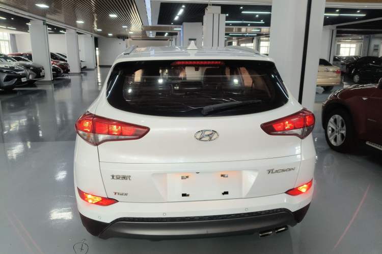 Used Hyundai Tucson 2015 1.6T Dual-Clutch Two-Wheel-Drive Smart Model Rear