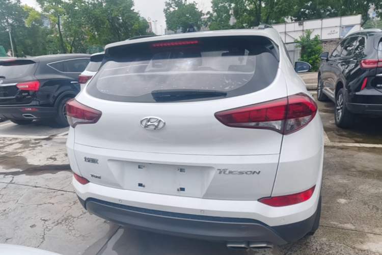 Used Hyundai Tucson 2015 1.6T Dual-Clutch Two-Wheel-Drive Smart Model Rear