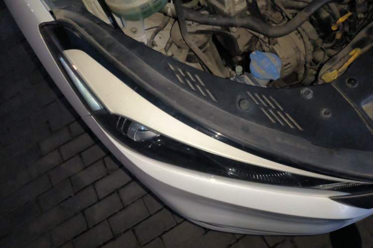 Used Hyundai Tucson 2015 1.6T Dual-Clutch Two-Wheel-Drive Smart Model Right Front Headlight