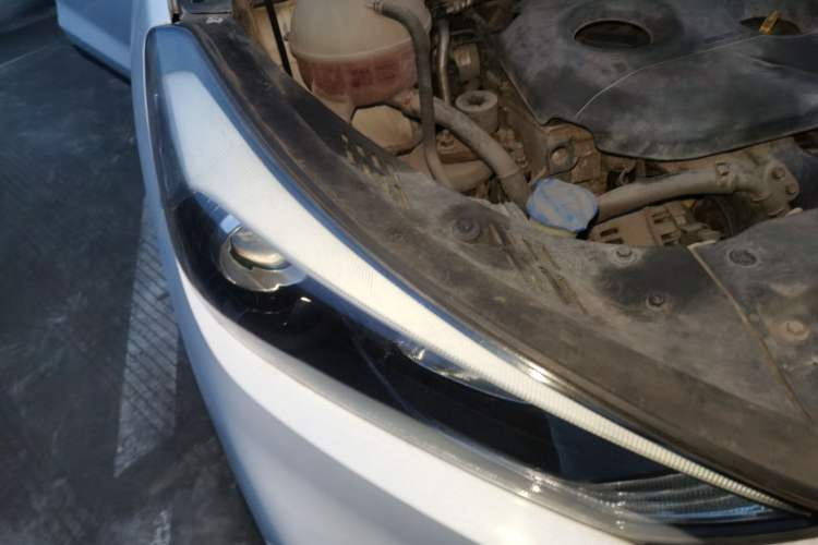 Used Hyundai Tucson 2015 2.0L Automatic Two-Wheel Drive Smart Version Right Front Headlight