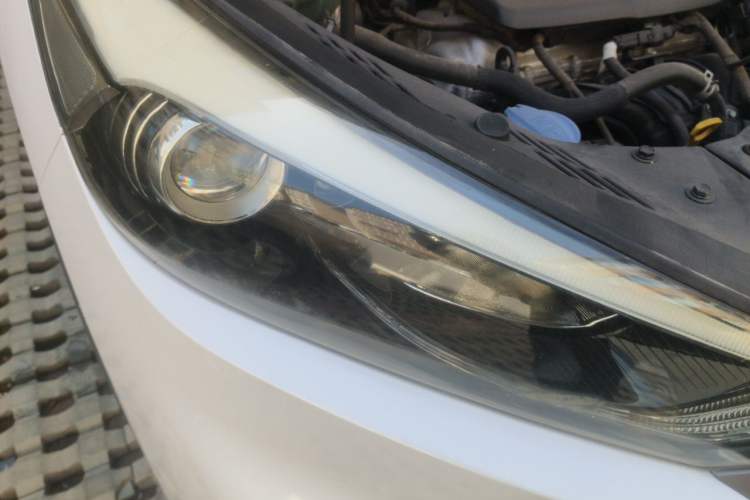 Used Hyundai Tucson 2015 1.6T Dual-Clutch Two-Wheel-Drive Leading Model Right Front Headlight