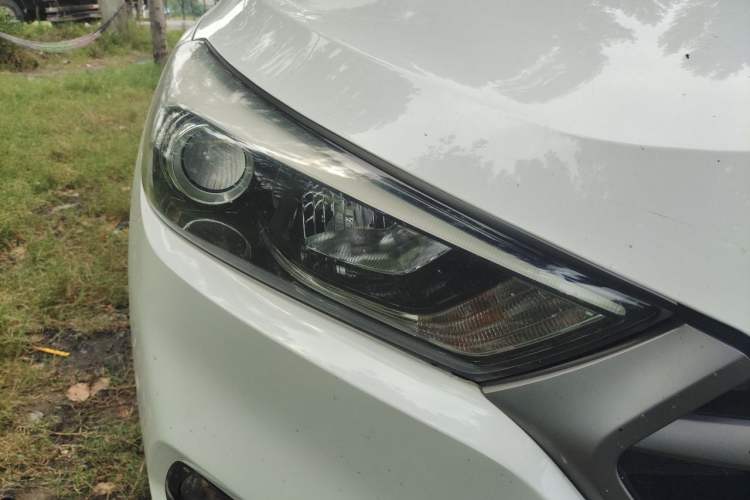 Used Hyundai Tucson 2015 1.6T Dual-Clutch Two-Wheel-Drive Smart Model Right Front Headlight